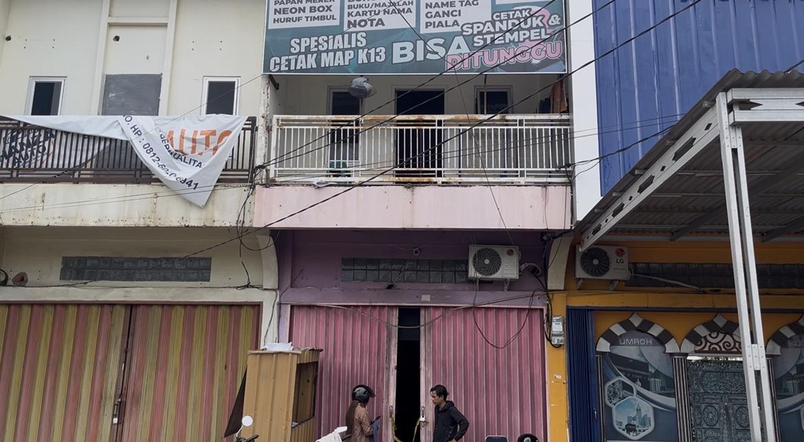Kebakaran-di-Simpang-IV-Sipin.jpg