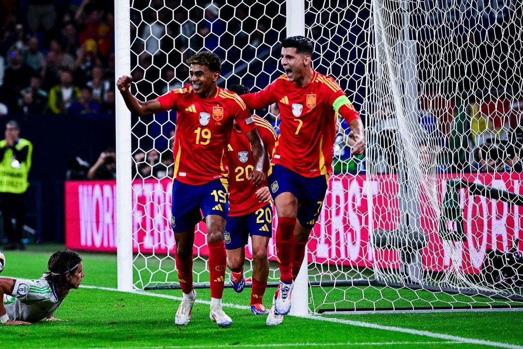 Lamine-Yamal-dan-Alvaro-Morata-di-timnas-Spanyol-24062024.jpg