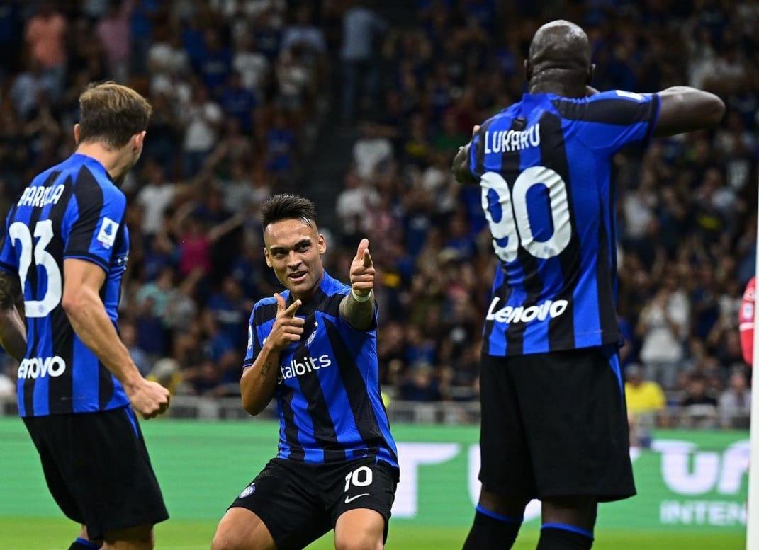 Lautaro-Martinez-dan-Lukaku-usai-cetak-gol.jpg