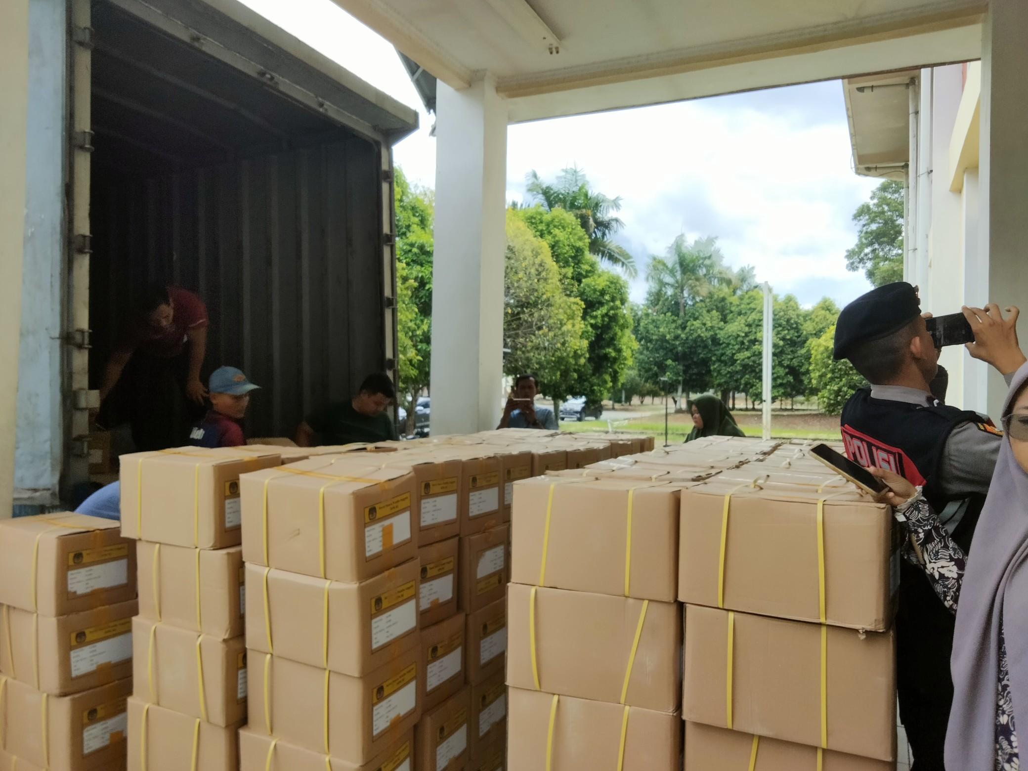 Jangkau Wilayah Tersulit, KPU Sarolangun akan Didistribusikan Logistik Lebih Awal