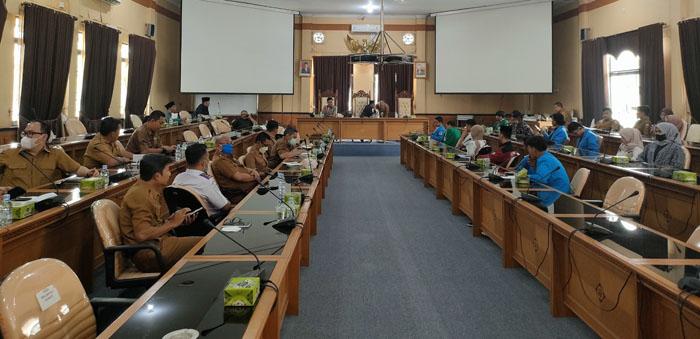 Bawa Beberapa Isu Seperti Turunnya Harga Sawit, Mahasiswa Datangi Kantor DPRD Muarojambi