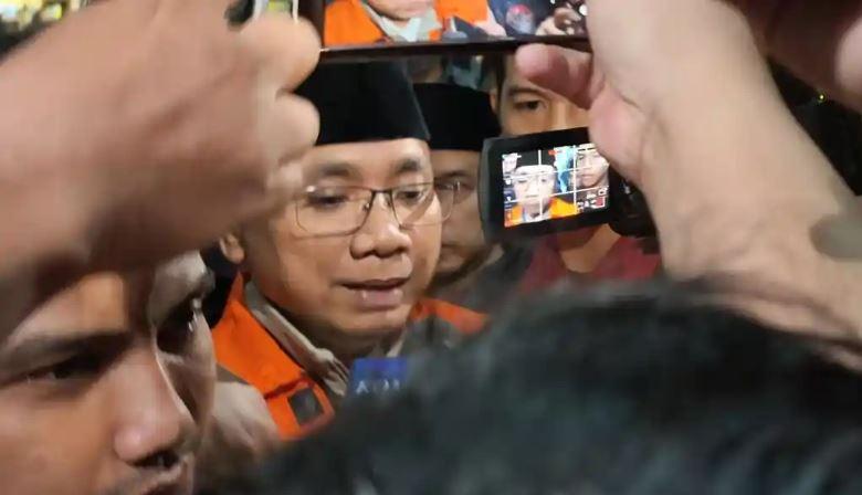 Mantan-Menteri-Agama-RI-Gus-Yaqut-resmi-ditahan-KPK.jpg