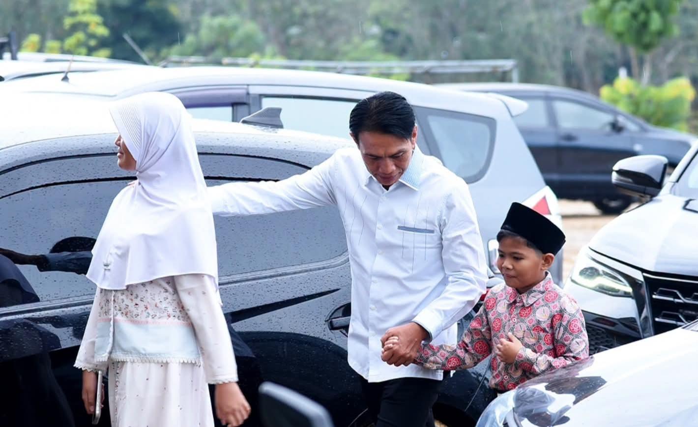 GAMAS, Bupati Batang Hari Minta Para Ayah Antar di Hari Pertama Sekolah - Tribunjambi.com