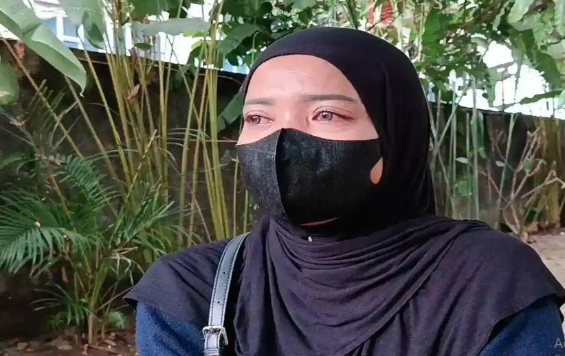 Menangis-Pipit-Wadari-Jasad-Suaminya-Belum-Ditemukan-7-Tersangkah-Malah-Dibebaskan-Demi-Anak-Saya.jpg