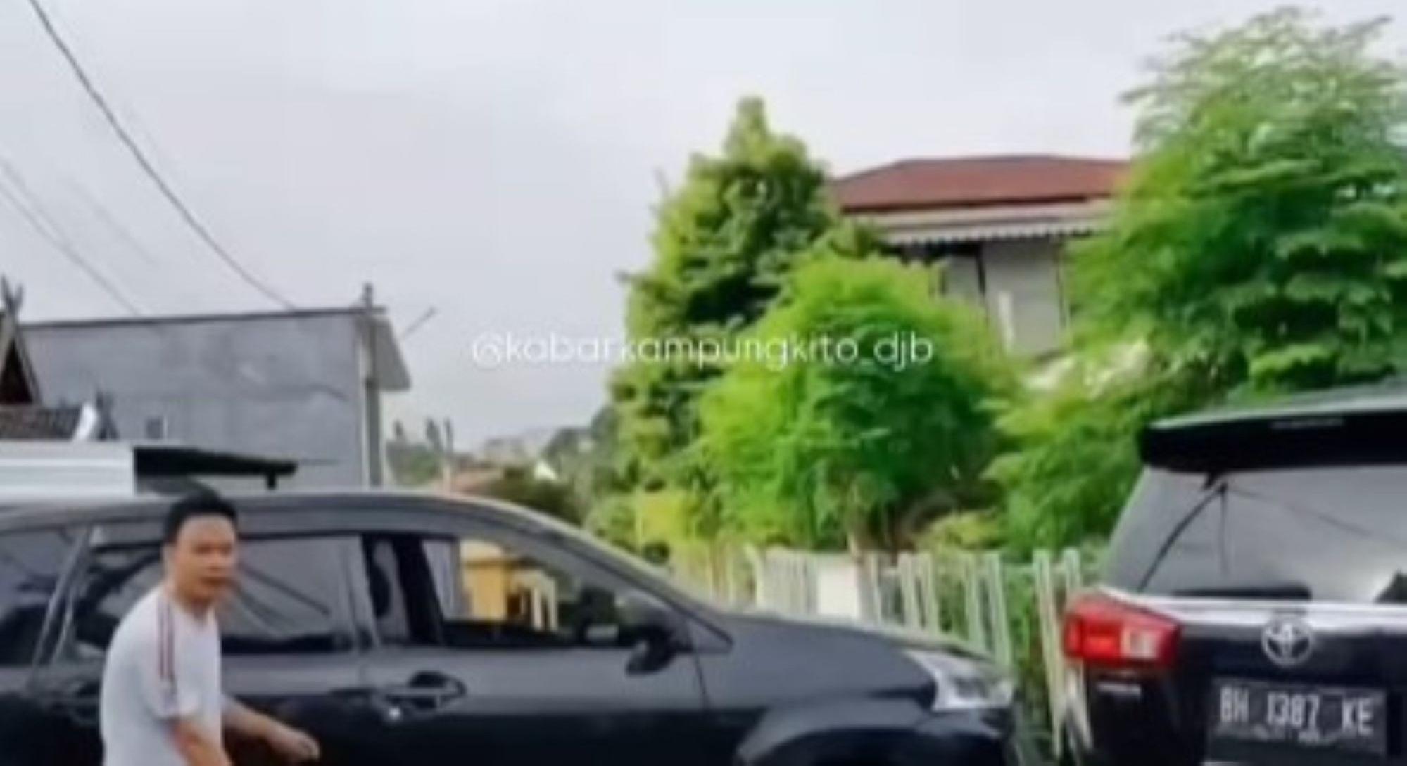 Mobil-dinas-Bawaslu-Provinsi-Jambi-tabrak-lari-di-kawasan-Simpang-Kawat-Kota-Jambi-kabur.jpg