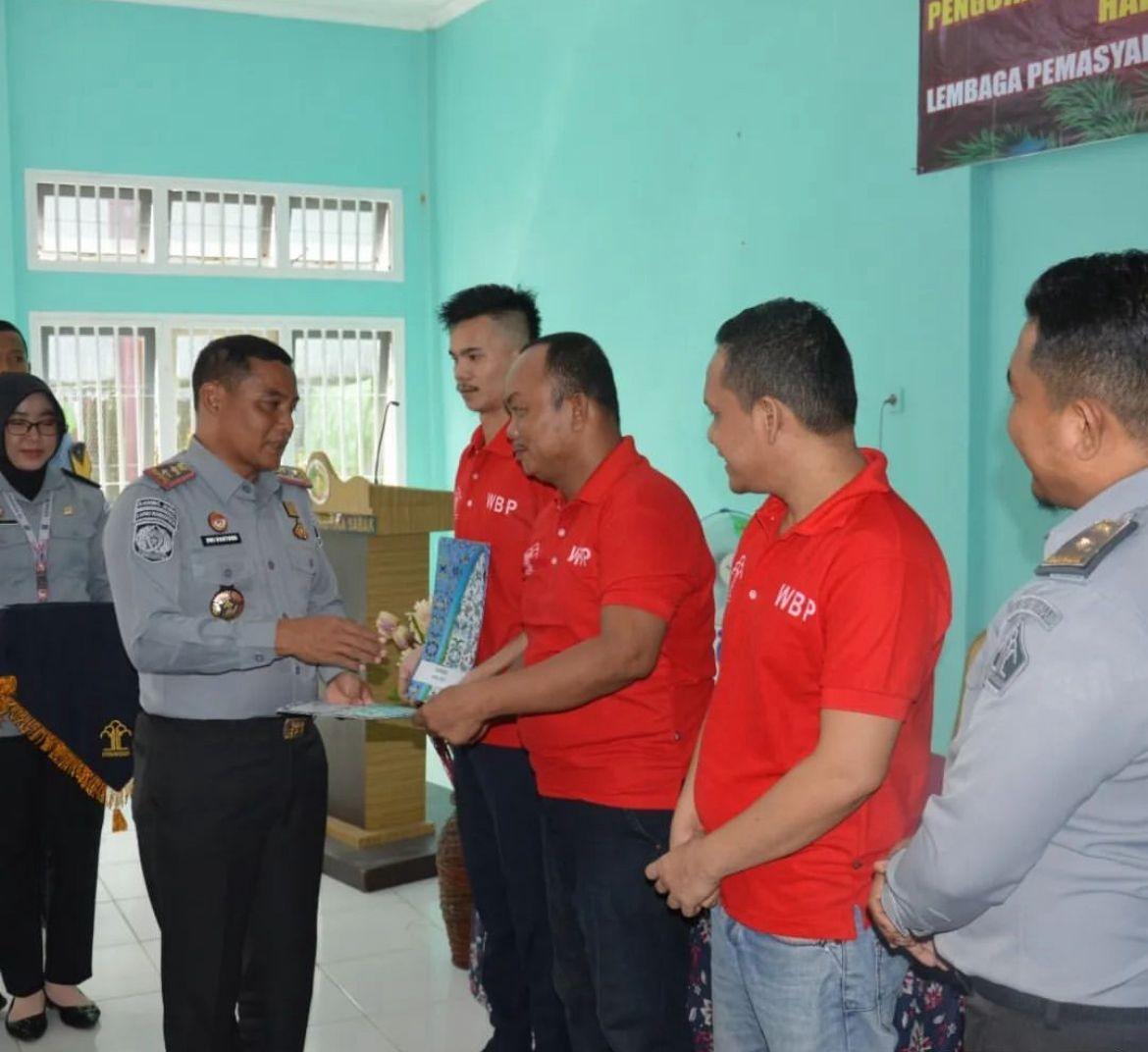 16 Napi Lapas Narkotika Kelas II B Muarasabak Terima Remisi Natal