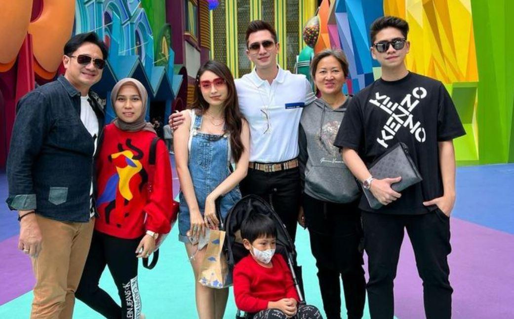 Liburan Bareng Verrell Bramasta, Penampilan Natasha Wilona Bikin Netizen Salfok: Cantik Banget