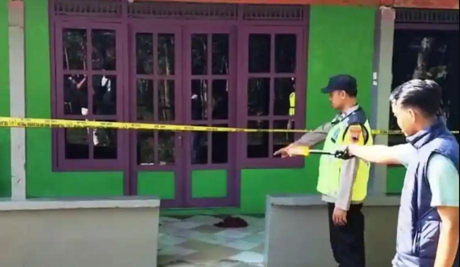 Nekat-Suami-Pukul-Istri-dan-Mertua-Pakai-Besi-hingga-Tewas-Diduga-Gegara-Cemburu.jpg