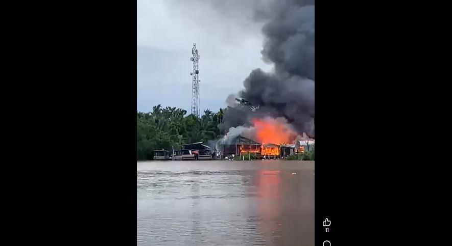 PASAR-TELUK-NILAU-KEBAKARAN-Kebakaran-Pasar-Teluk-Nilau-tdi-Kecamatan-Pengabuan.jpg