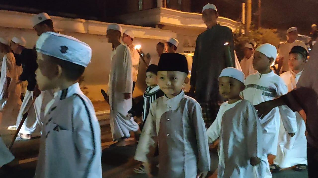 Semarak Tahun baru Islam 1445 H, Pemuda Intisyarussaadah Tahtul Yaman adakan Pawai Obor dan Burdah