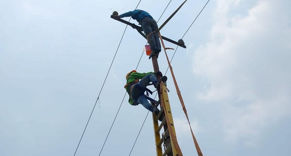 PLN Sudah Sisipkan Tiang di Sungai Tiram, Warga Diimbau Jaga Jarak Aman