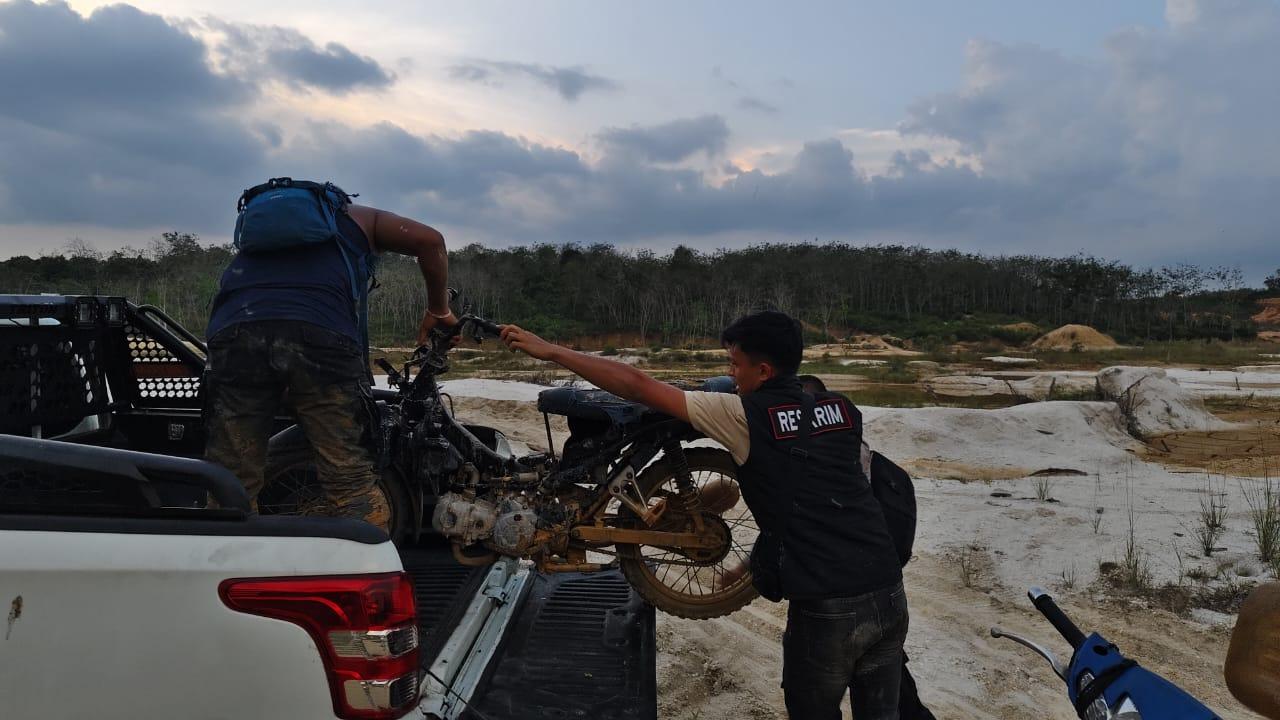POLRES-BUNGO-mengamankan-barang-bukti-penambangan-emas-ilegal-di-kawasan-Bandara-Bungo.jpg