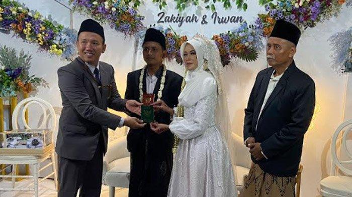 Pasangan-pengantin-di-Ponorogo-Jawa-Timur-Irwan-Sokib-dan-Ikrima-Zakiyah.jpg