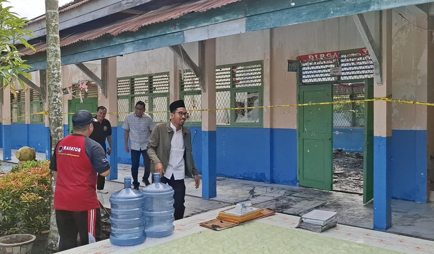 SMPN 20 Kota Jambi Jadikan Perpustakaan Kelas Darurat Pasca Kebakaran