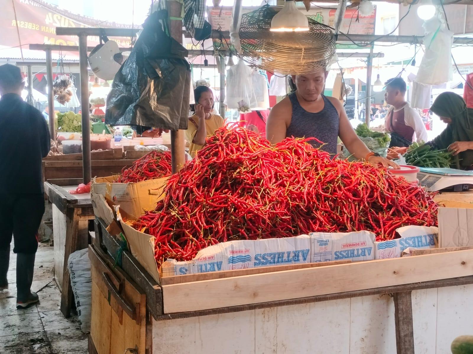 Pemprov Jambi Lakukan Operasi Pasar Murah untuk Stabilkan Harga Beras dan Cabai