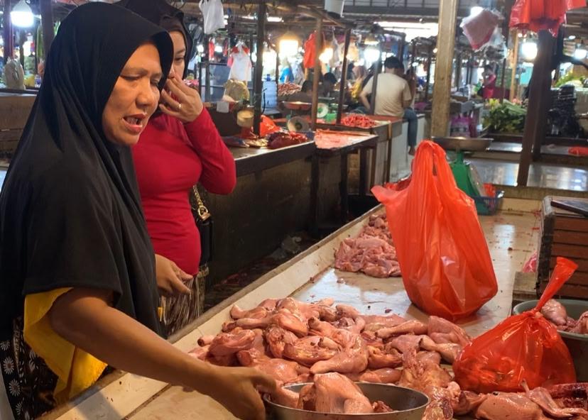 Pedagang-di-Pasar-Angso-Duo-Kota-Jambi.jpg