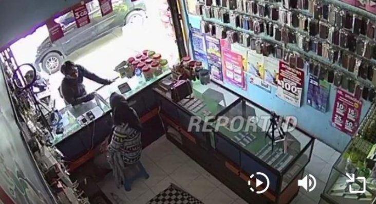Nekat Mencuri Motor di Konter Hp, Pelaku Malah Meninggalkan Mobilnya di TKP