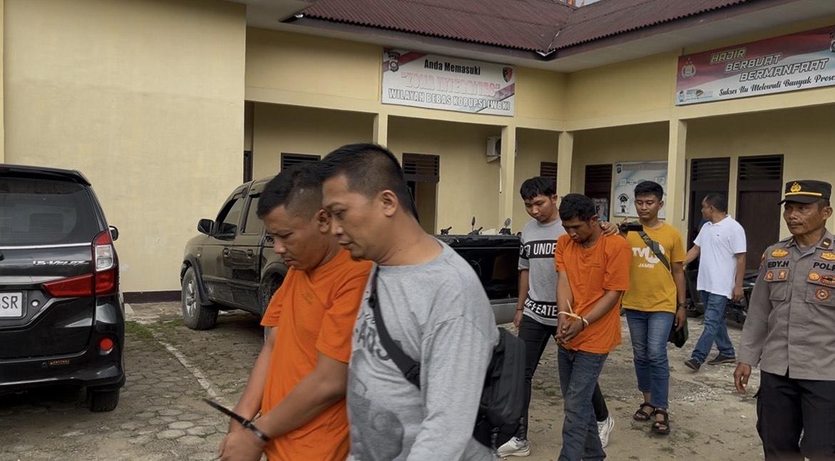 Pelaku-dan-penadah-sepeda-motor-curian-yang-diringkus-Polsek-Kota-Baru.jpg