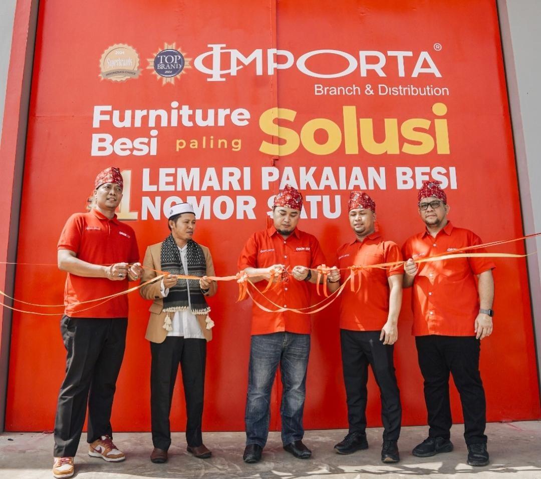 Pelopor-lemari-pakaian-besi-nomor-satu-di-Indonesia-Importa-Furniture-mengundang-perwakilan-wa.jpg