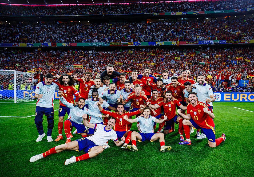 Pemain-timnas-Spanyol-selebrasi-10072024.jpg