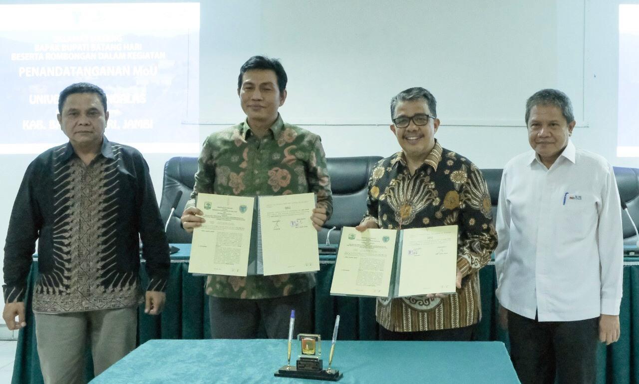 Pemerintah-Batanghari-dengan-Universitas-Andalas-sepakat-menandatangani-Kesepakatan-Bersama.jpg
