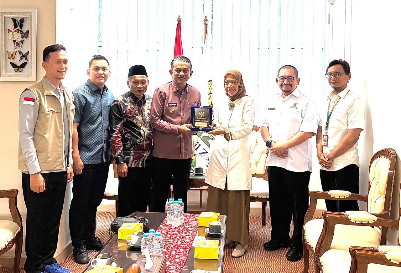 Pemkab Muaro Jambi Terima Dana Segar Hampir Rp 1 Miliar dari Baznas RI