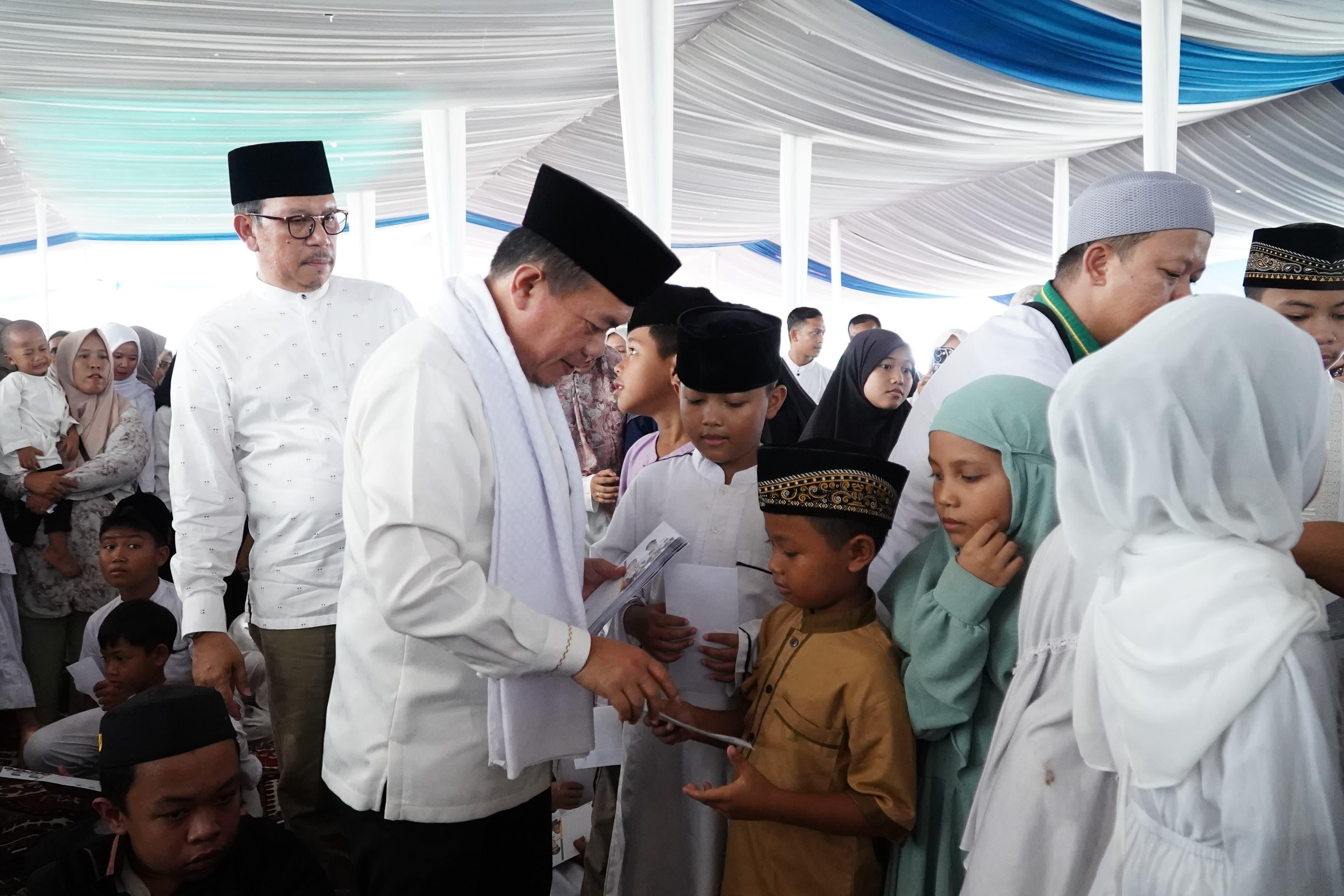 Pemprov-Jambi-Santuni-2100-Anak-Yatim-Piatu.jpg