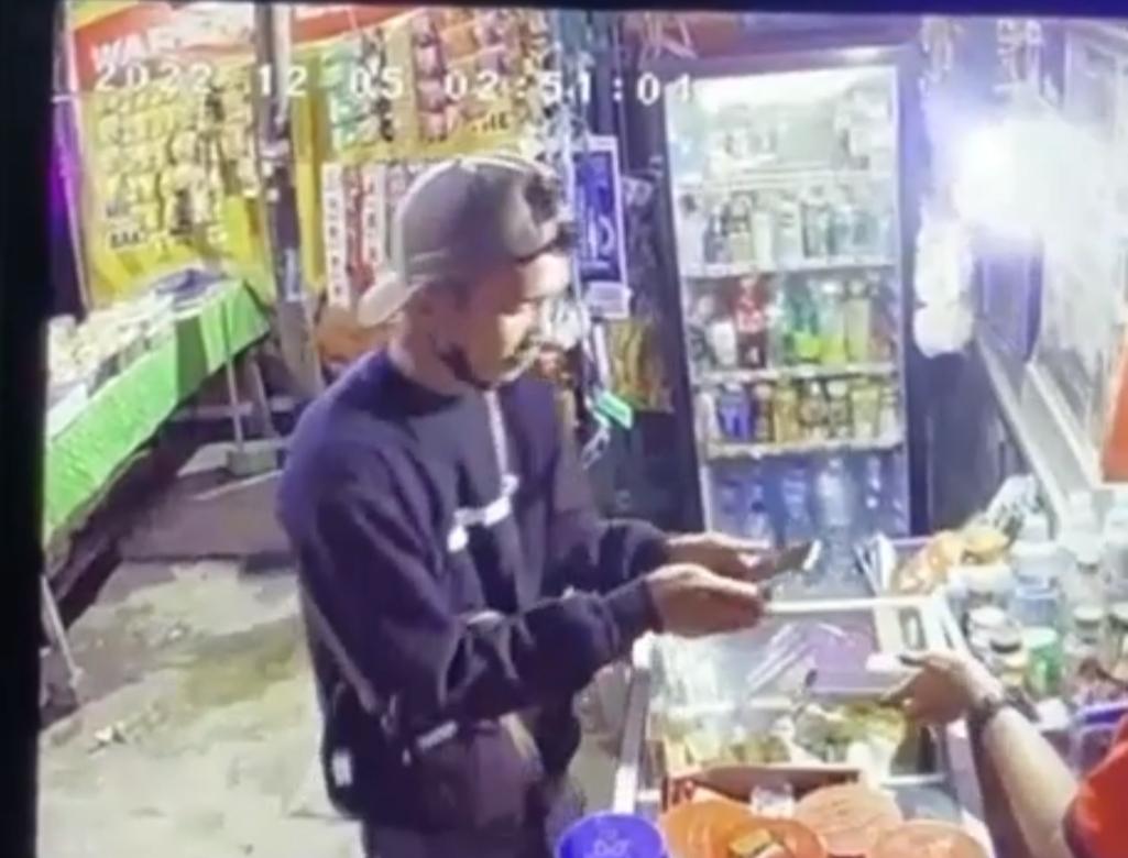 Pencuri-HP-terekam-CCTV-1.jpg