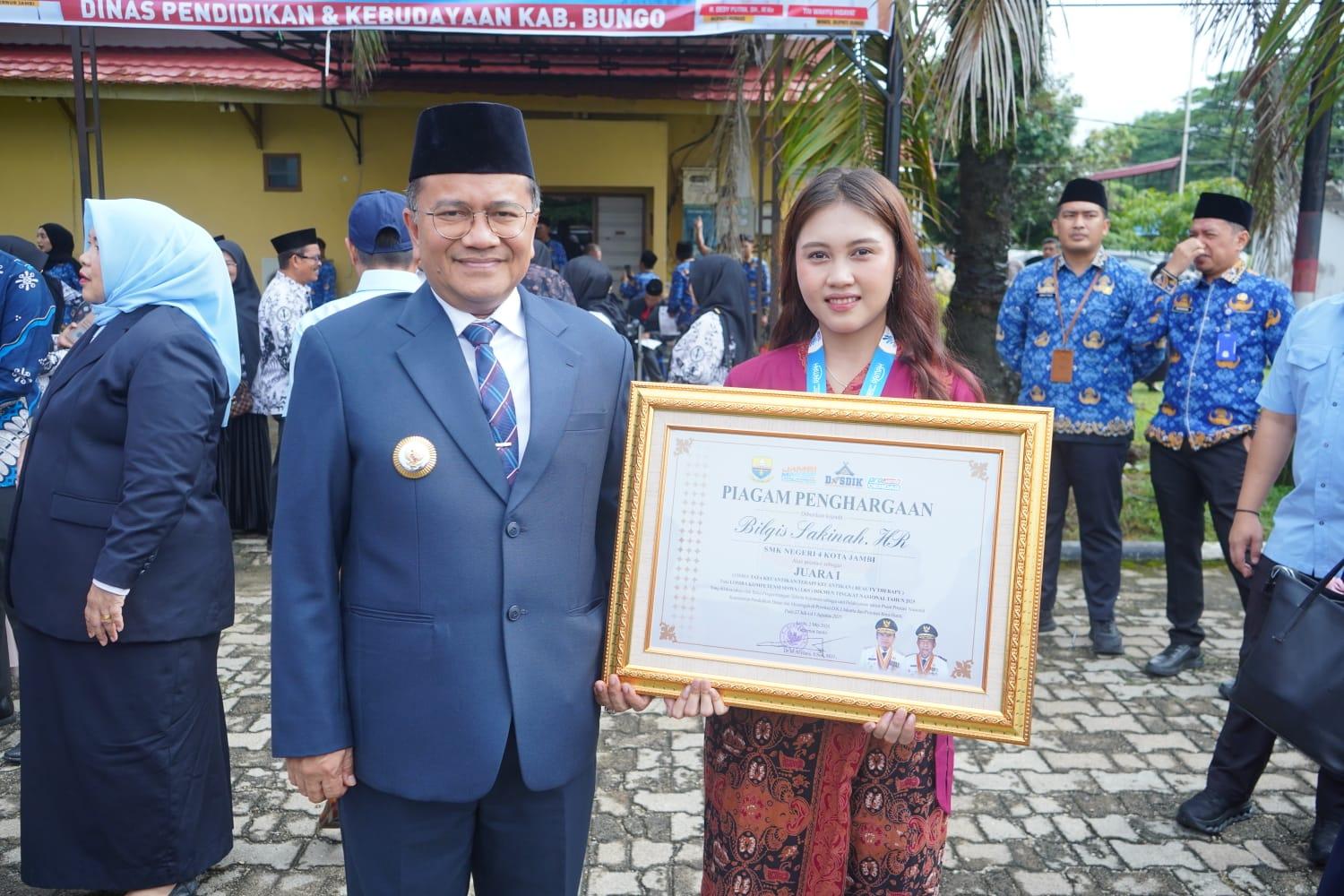 Penghargaan-311.jpg