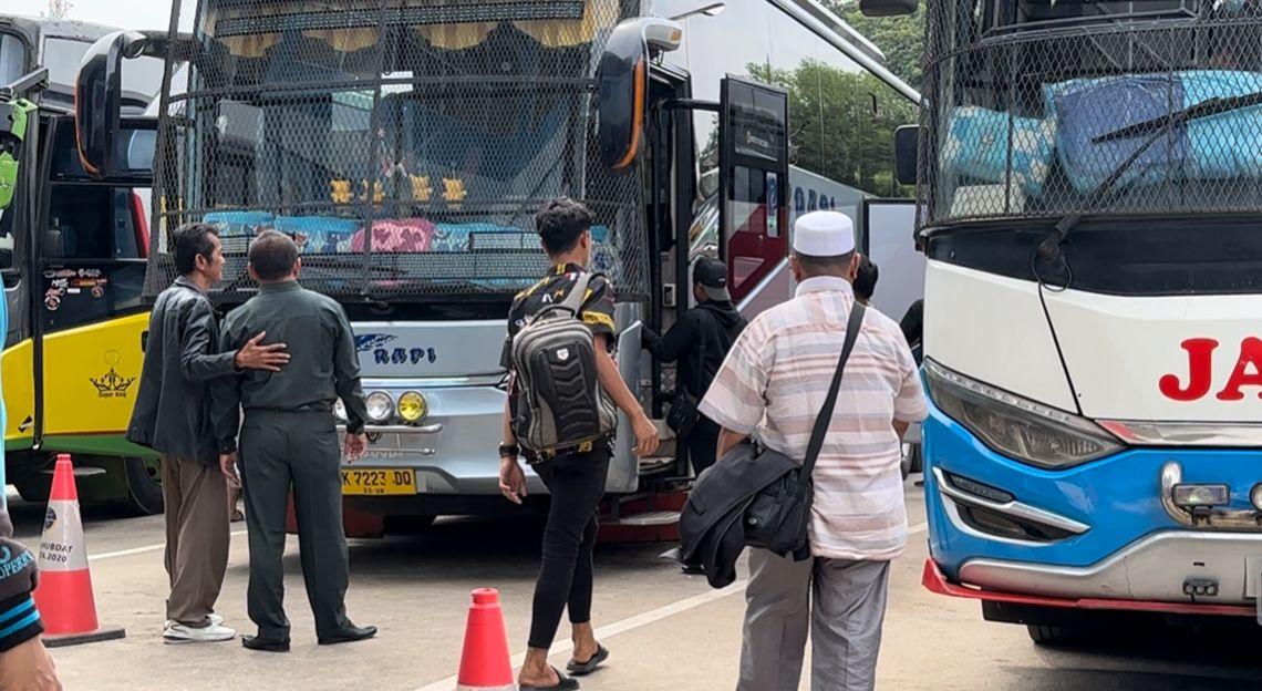 Peningkatan-Penumpang-di-Terminal-Alam-Barajo-Jambi-Sampai-72-Persen.jpg