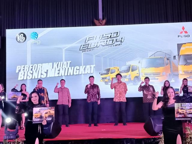 Mitsubishi Fuso Canter dan Fighter X Laris Manis di Jambi