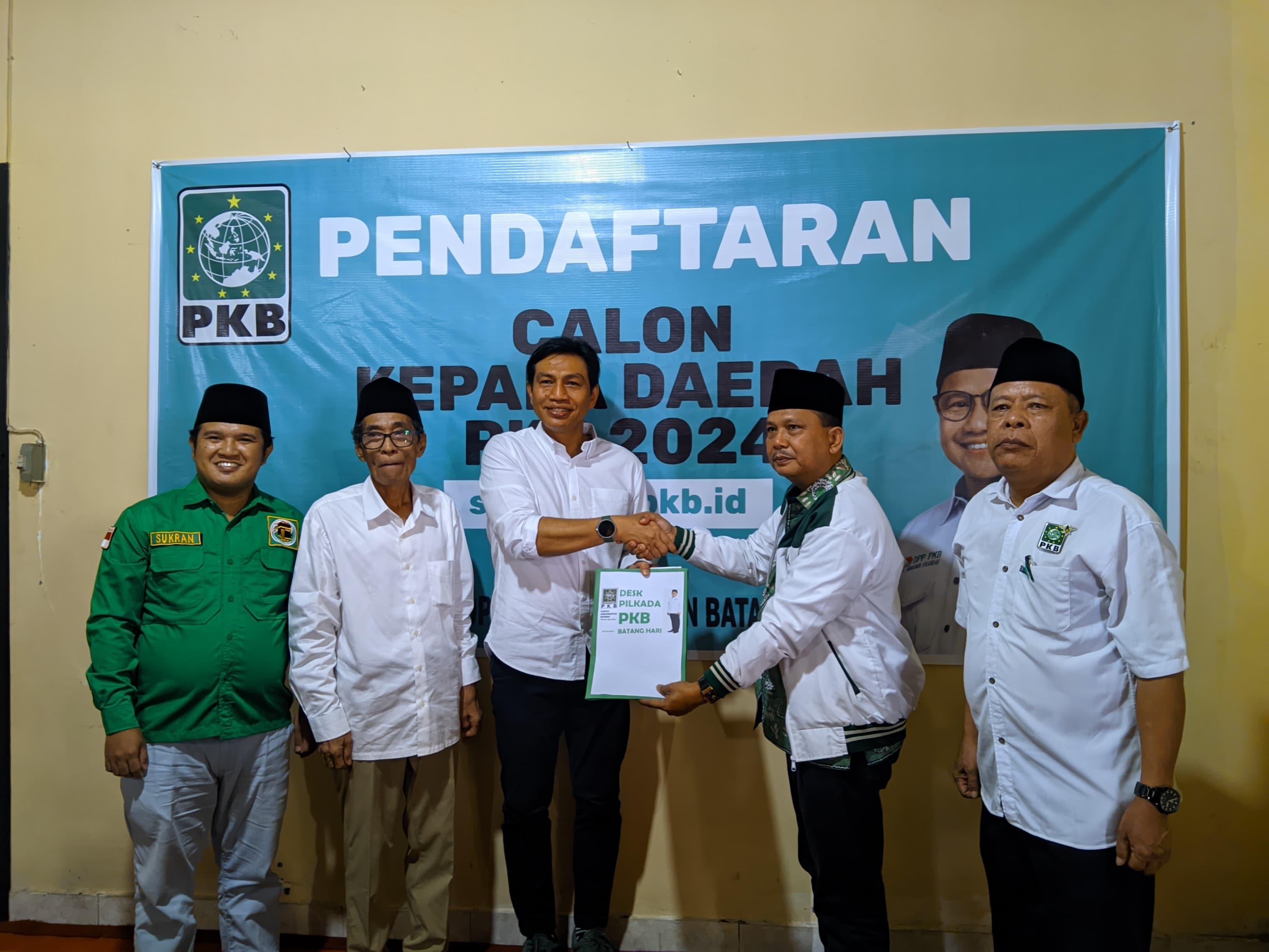Petahana-Muhammad-Fadhil-Arief-Bakhtiar-menyambangi-PKB-Batanghari.jpg