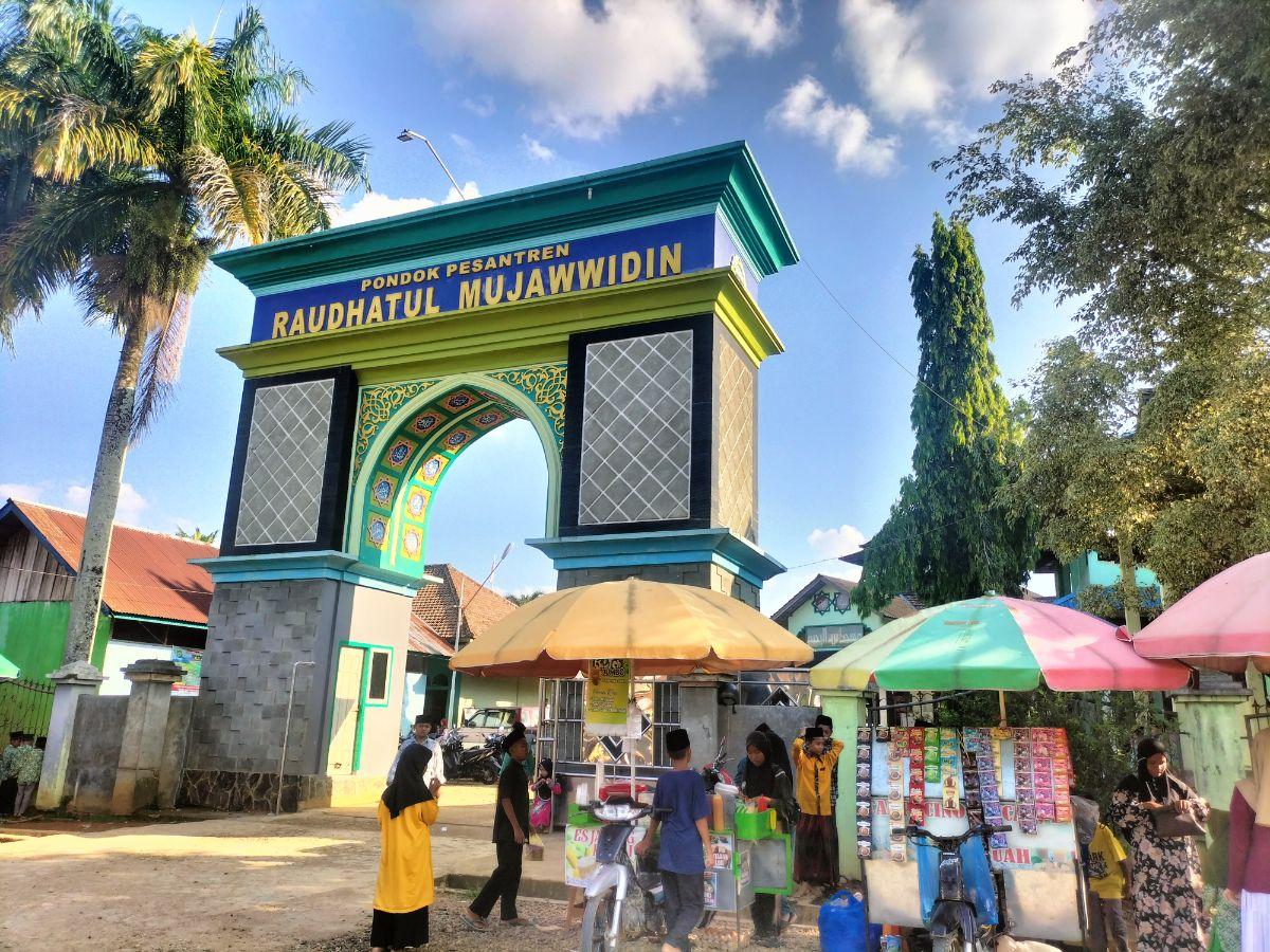 Ponpes-Raudhatul-Muzawwidin.jpg