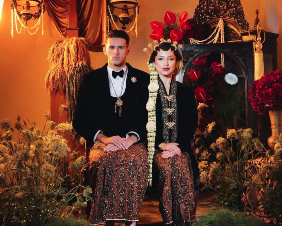 Pre-Wedding-Jennifer-Coppen-dan-Justin-Hubner-Pakai-Baju-Adat-Jawa.jpg