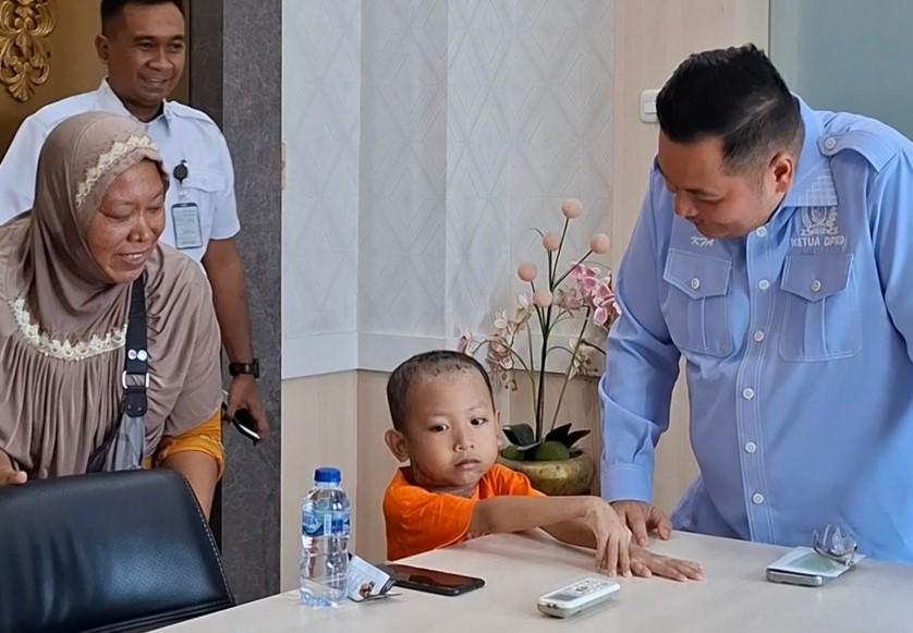 Breaking News Sempat Pulih, Raffi Bocah Penderita Penyakit Langka di Jambi Pagi Berpulang