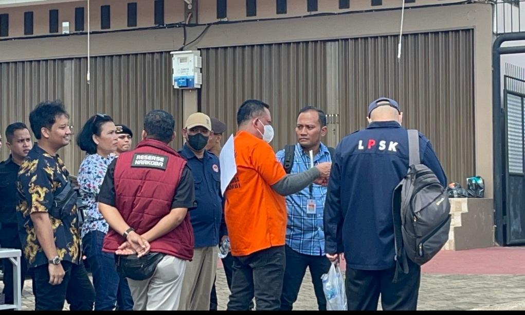 Breaking News Rekonstruksi Transaksi Kartel Narkoba Jambi Didin, Helen Belum Terlihat