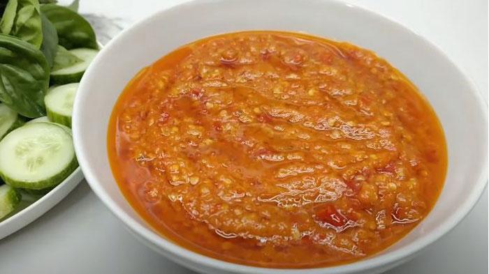 Resep Sambal Tomat, Cocok Disantap dengan Nasi Kuning