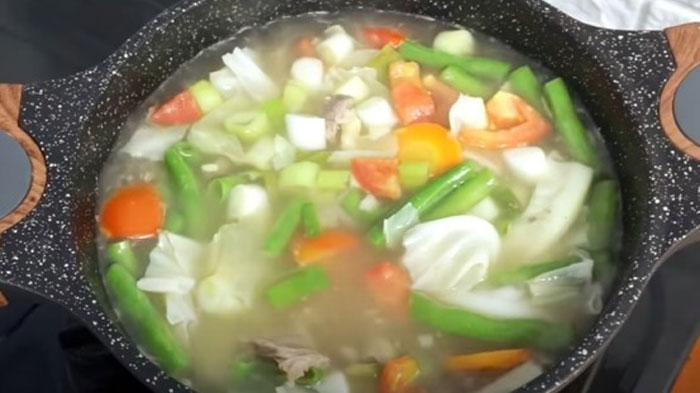 Resep Sop Daging Sapi, Tambahkan Tomat Segar dan Buncis