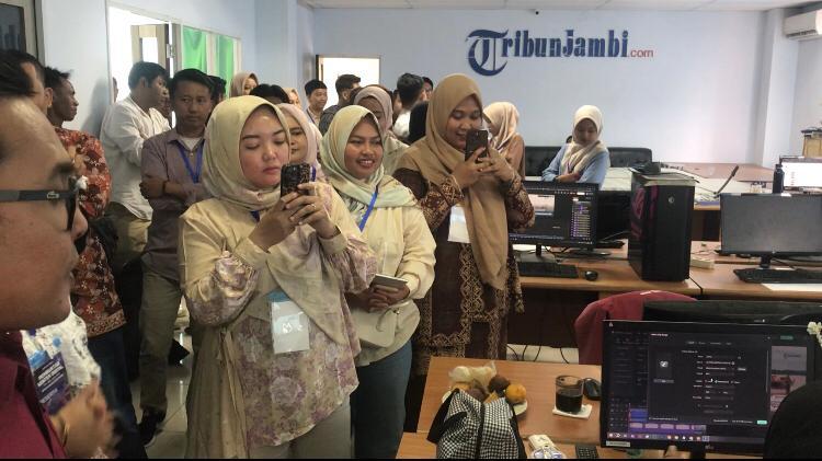Peserta Bimtek Room Tour Tribun Jambi, Lihat Langsung Redaksi hingga Studio