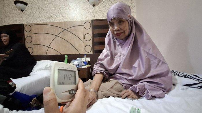 Kisah Nenek Sajeriah yang Disabilitas Netra asal Sulawesi Selatan Pergi Haji