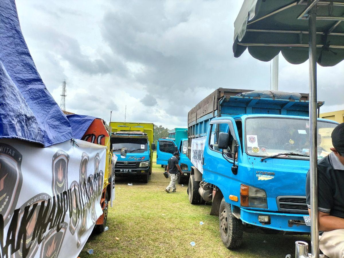 Demo Sopir Truk Batubara di Kantor Gubernur Jambi: Kami Warga Jambi Tapi Dianaktirikan