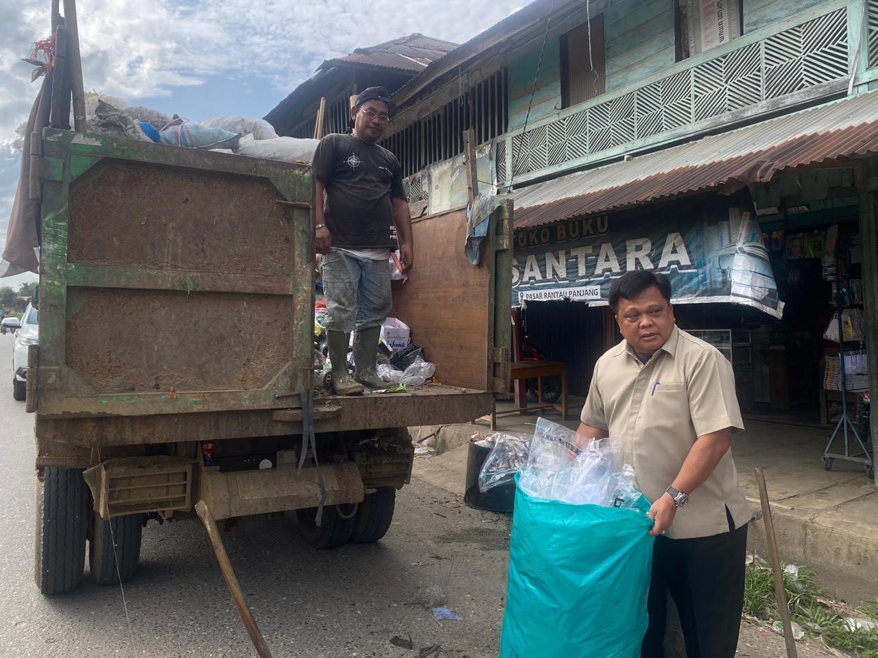 Sampah Meluap di Pasar Rantau Panjang, Pemkab Merangin Turun Tangan
