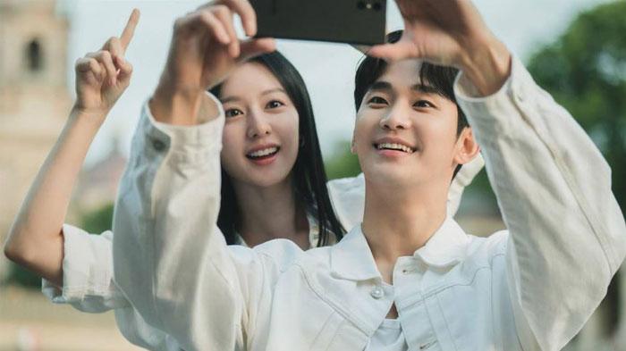 Sinopsis Queen of Tears Episode 1, Kembalinya Kim Soo Hyun ke Dunia KDrama