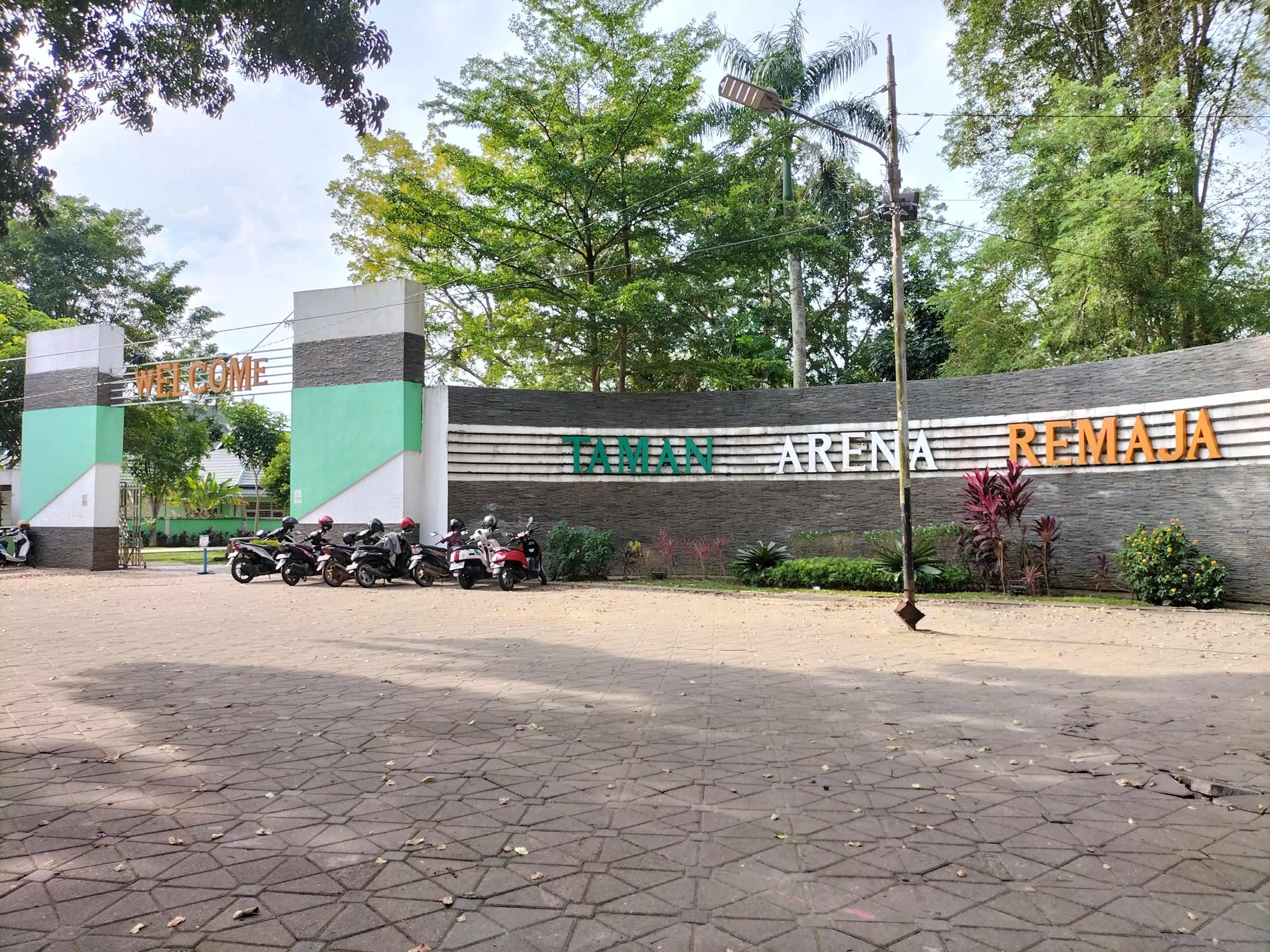 Taman-Remaja-Kota-Baru-Kota-Jambi-yang-tempatnya-terletak-di-Jalan-H-Agus-Salim.jpg