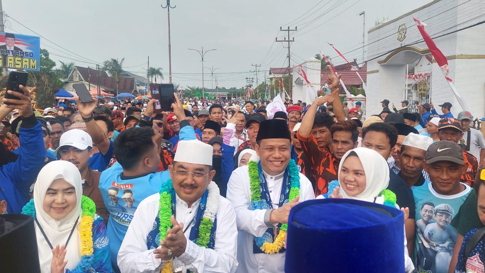 UAS-Katamso-Daftar-ke-KPU-Tanjab-Barat-Diiringi-Barongsai.jpg