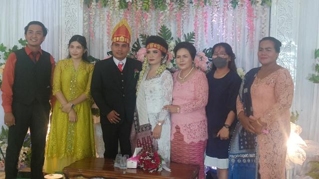 Vera-Simanjuntak-Hadiri-Pesta-Adat-Pernikahan-Kakak-Almarhum-Brigadir-Yosua.jpg
