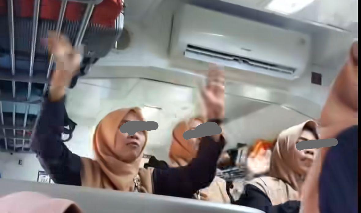 Viral Emak-emak Nyanyi di Kereta Api hingga Ganggu Penumpang Lain, Tak Ada yang Berani Tegur