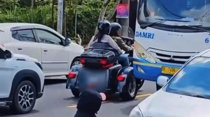 Viral Pengendara Moge Melawan Arus hingga Bentak Sopir Bus Damri di Bali