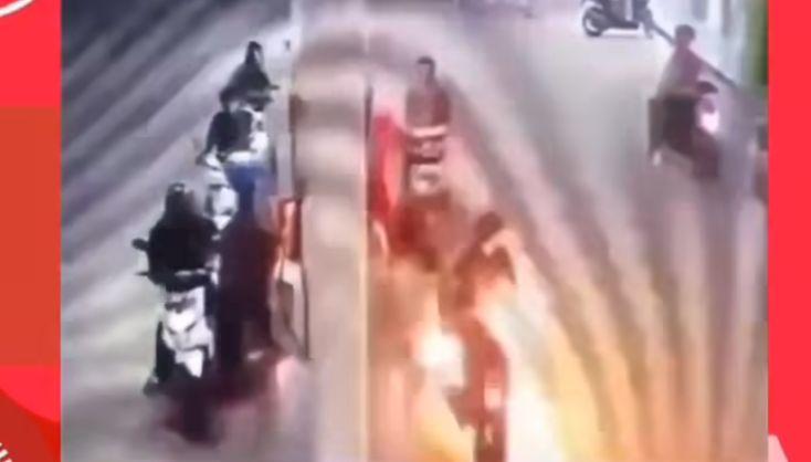 Viral-sepeda-motor-terbakar-usai-isi-bensin.jpg