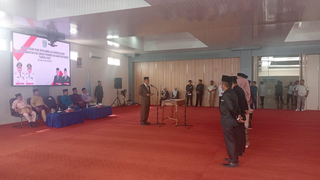 Wakil-Bupati-Kerinci-Murison-melantik-dan-mengambil-sumpah.jpg